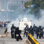 Liberan a 18 adolescentes detenidos tras comicios presidenciales en Venezuela, dice ONG
