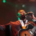 Anthony Santos agrupa a miles de personas en el Faro a Colón "hasta las 15 de la mañana"