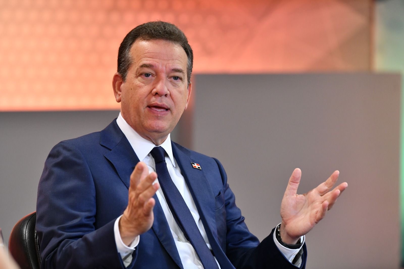 Ito Bisonó asegura oportunidad de elevar avance económico se detuvo por retiro de reforma fiscal