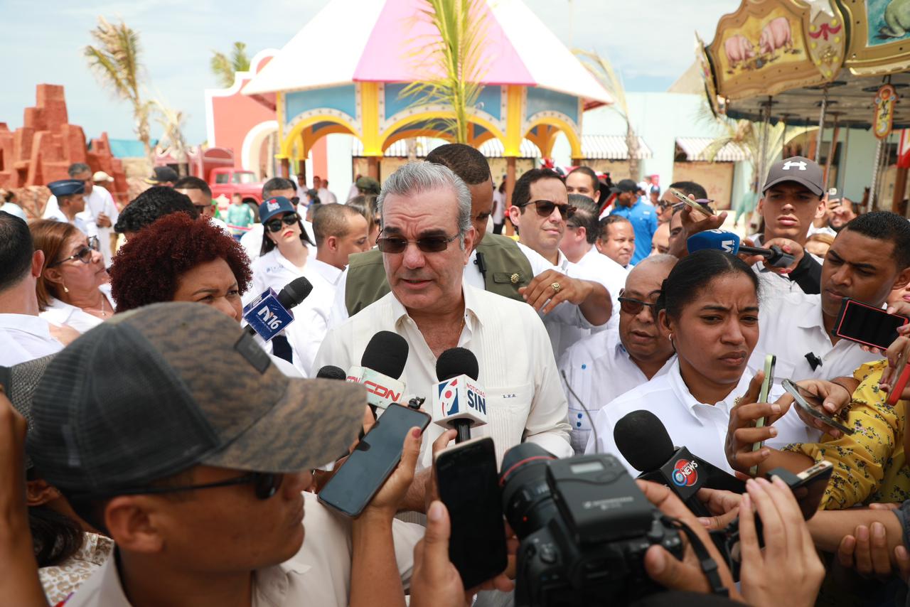 Abinader sobre reforma fiscal: "vamos a salir bien y la economía va a seguir creciendo"