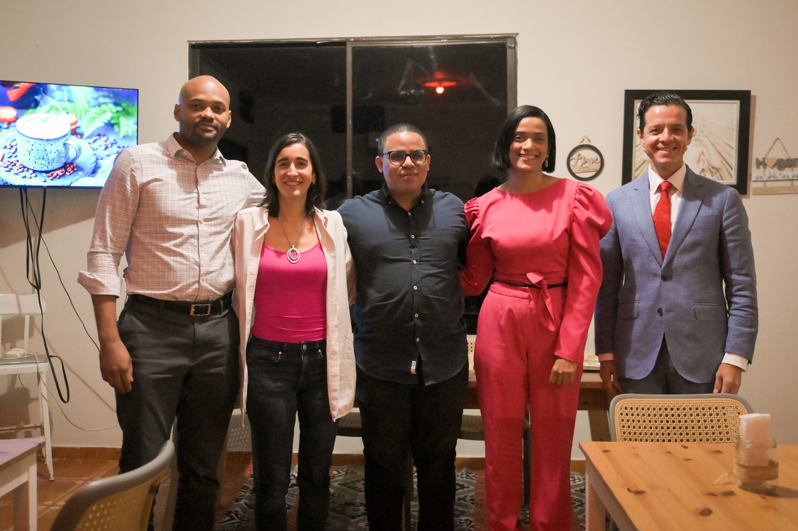 Regresa #TertuliaAlReves con interesante diálogo