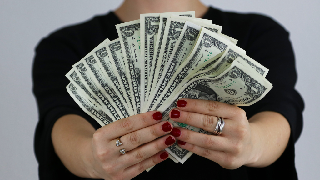 El dólar se cambia este jueves a 60.20 pesos para la venta