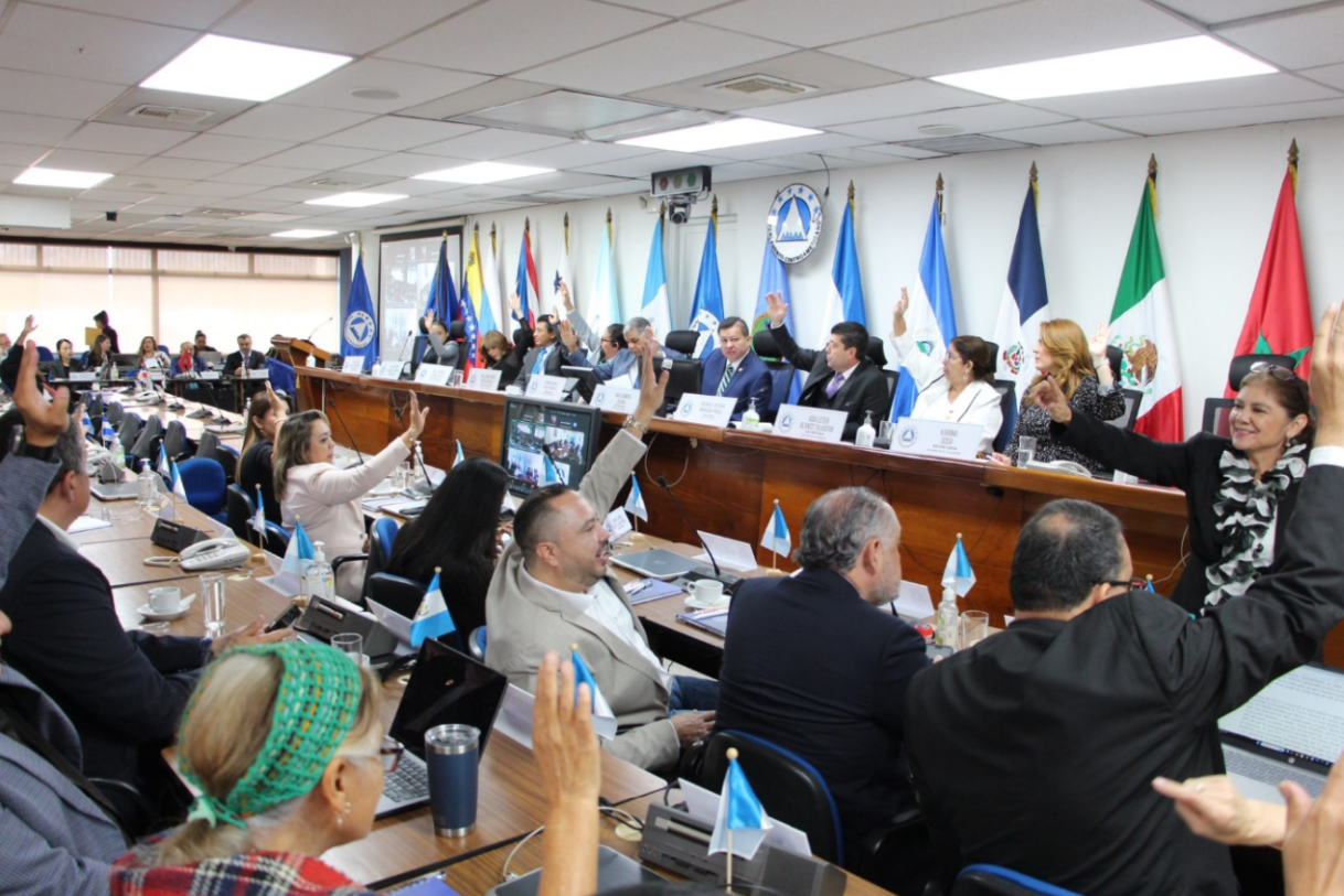 República Dominiacana traspasa presidencia del Parlacen a El Salvador