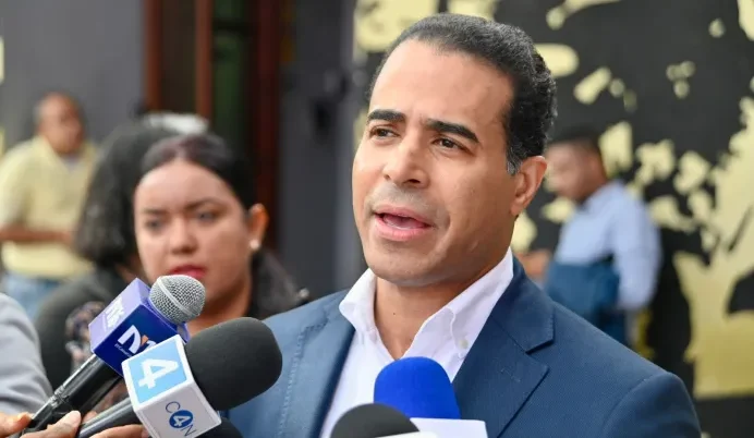 PLD apelará a altas cortes si Custodio asume como alcaldesa de La Vega