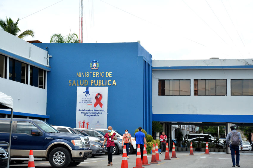 El Ministerio de Salud Pública (MSP), a través de su Dirección de Epidemiología (DiepiI), emitió este domingo una serie de recomendaciones sanitarias ante el incremento de lluvias e inundaciones registradas en distintas provincias del país, a fin de prevenir brotes de enfermedades en las comunidades afectadas.