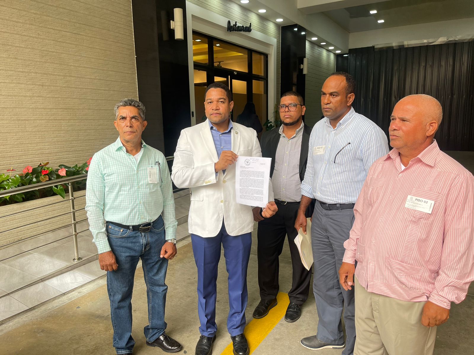 Diputado denuncia despojo de terrenos con respaldo de funcionarios en Pedernales