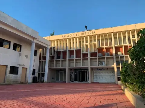 Profesor involucrado en abuso sexual contra estudiante de 13 años se entrega en la fiscalía de SPM