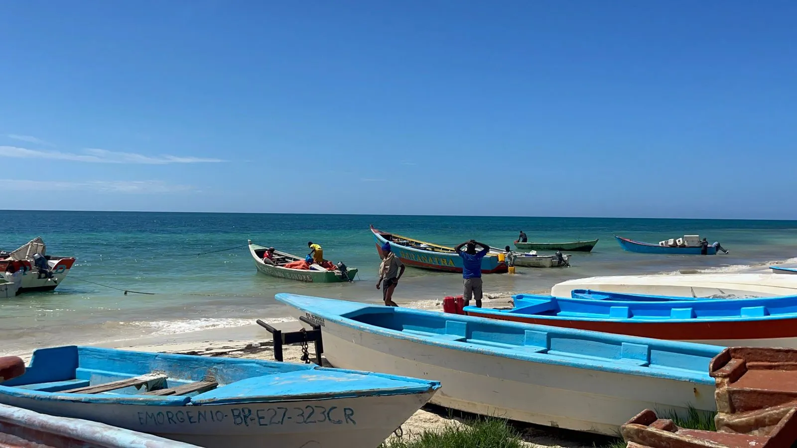 ¿La ilegalidad en complot tiene solución? Denuncian que haitianos entran masivamente a RD por Pedernales