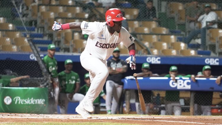 Héctor Rodríguez de los Leones del Escogido.