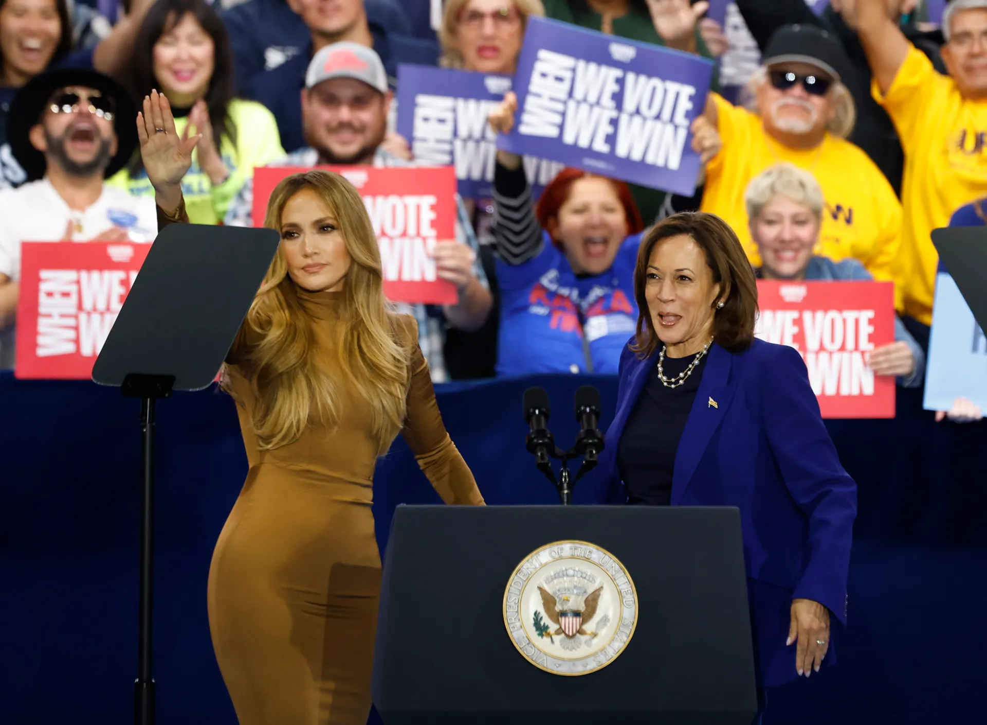 Maná y JLO impulsan la campaña de Kamala Harris y llaman al voto latino