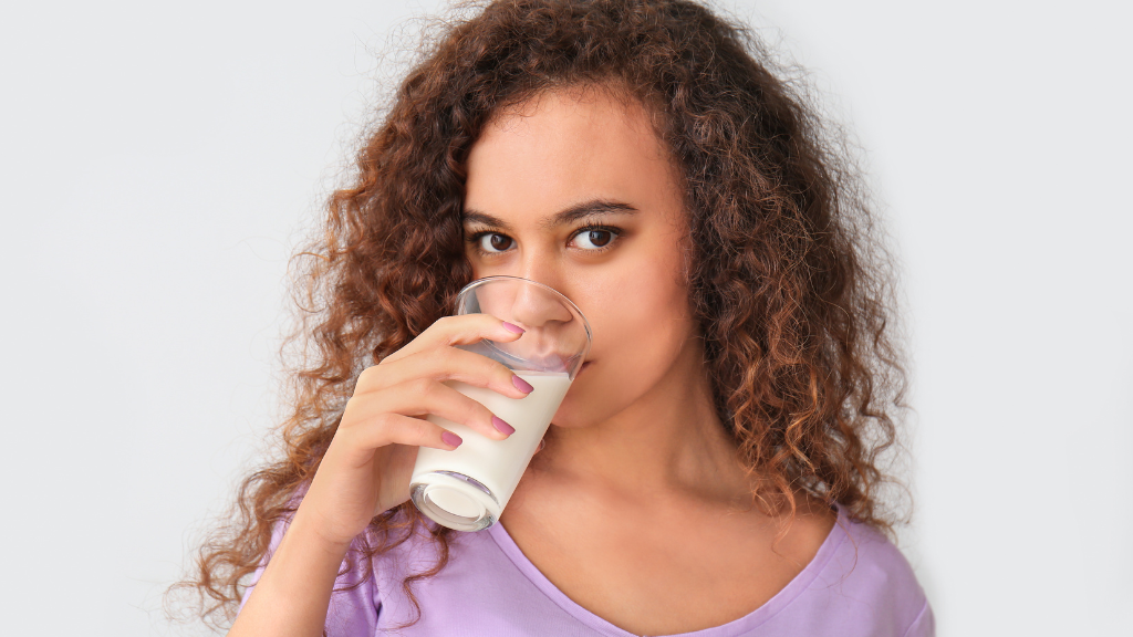 El consumo de leche en mujeres aumenta el riesgo de enfermedades cardíacas