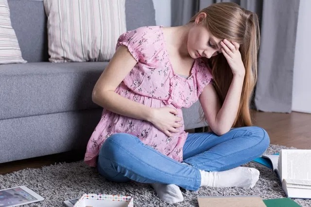 Autoridades sanitarias aseguran reducción de embarazos en adolescentes de 23% a 19%