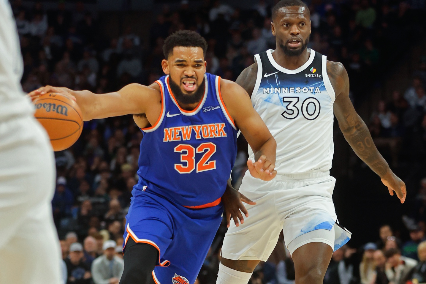 El dominicano de los New York Knicks, el delantero Karl-Anthony Towns (32) estuvo de visita en Minnesota y demostró dominio, perfección y poder.