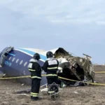 Ucrania afirma que el avión siniestrado en Kazajistán fue derribado por los rusos