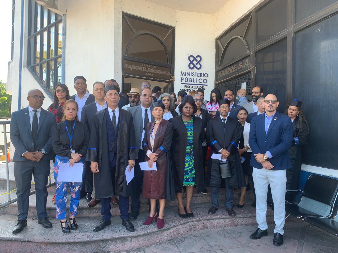 Fiscales mantienen paros laborales este lunes ante “ausencia de respuestas”