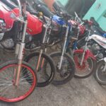 Digesett frena carreras clandestinas y retiene 13 motocicletas en operativo en Bayaguana y Bonao