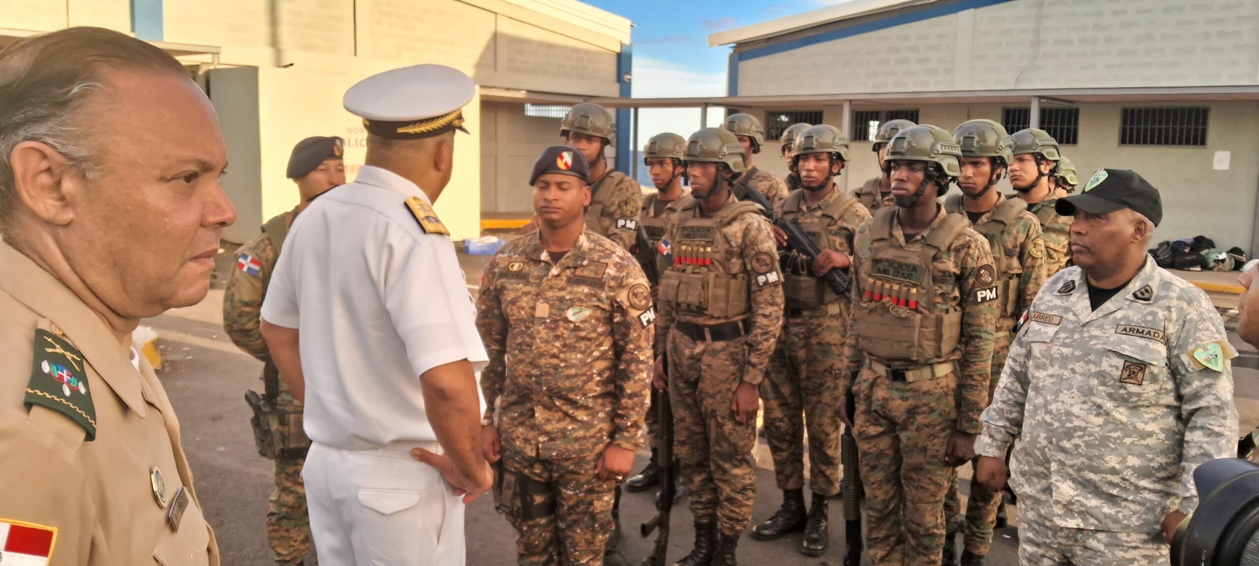 Migración conformará equipo especial de agentes para disuadir y controlar agresiones de ilegales