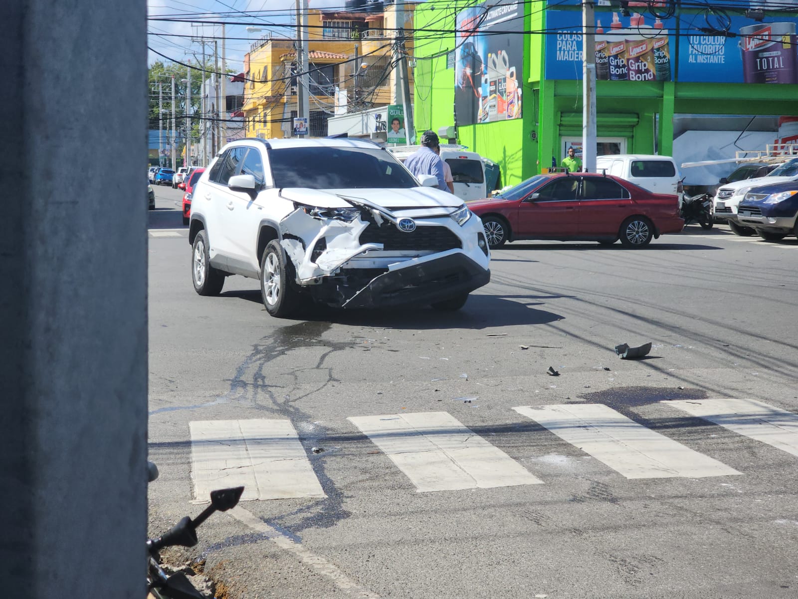 Accidente de tránsito deja a un motorista herido en la avenida Núñez de Cáceres