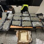 Autoridades confiscan 15 paquetes de marihuana en el AILA