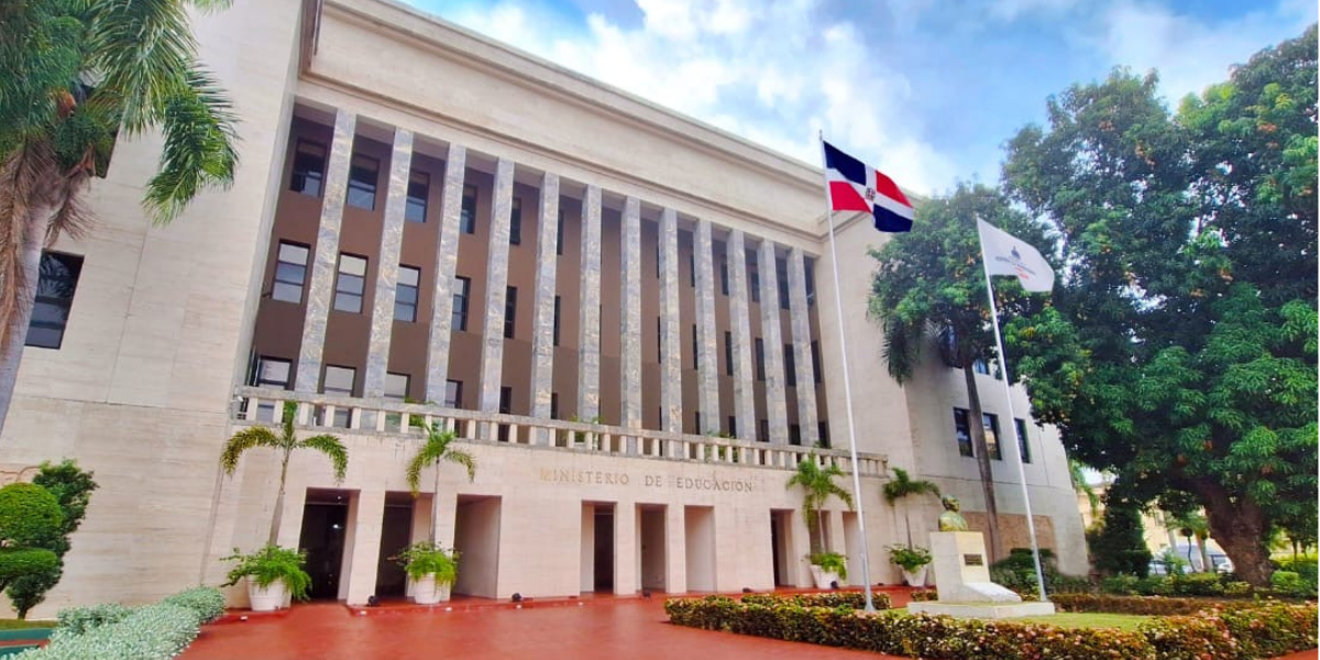 Minerd acepta frenó convenio con la OEI por oposición de la ADP