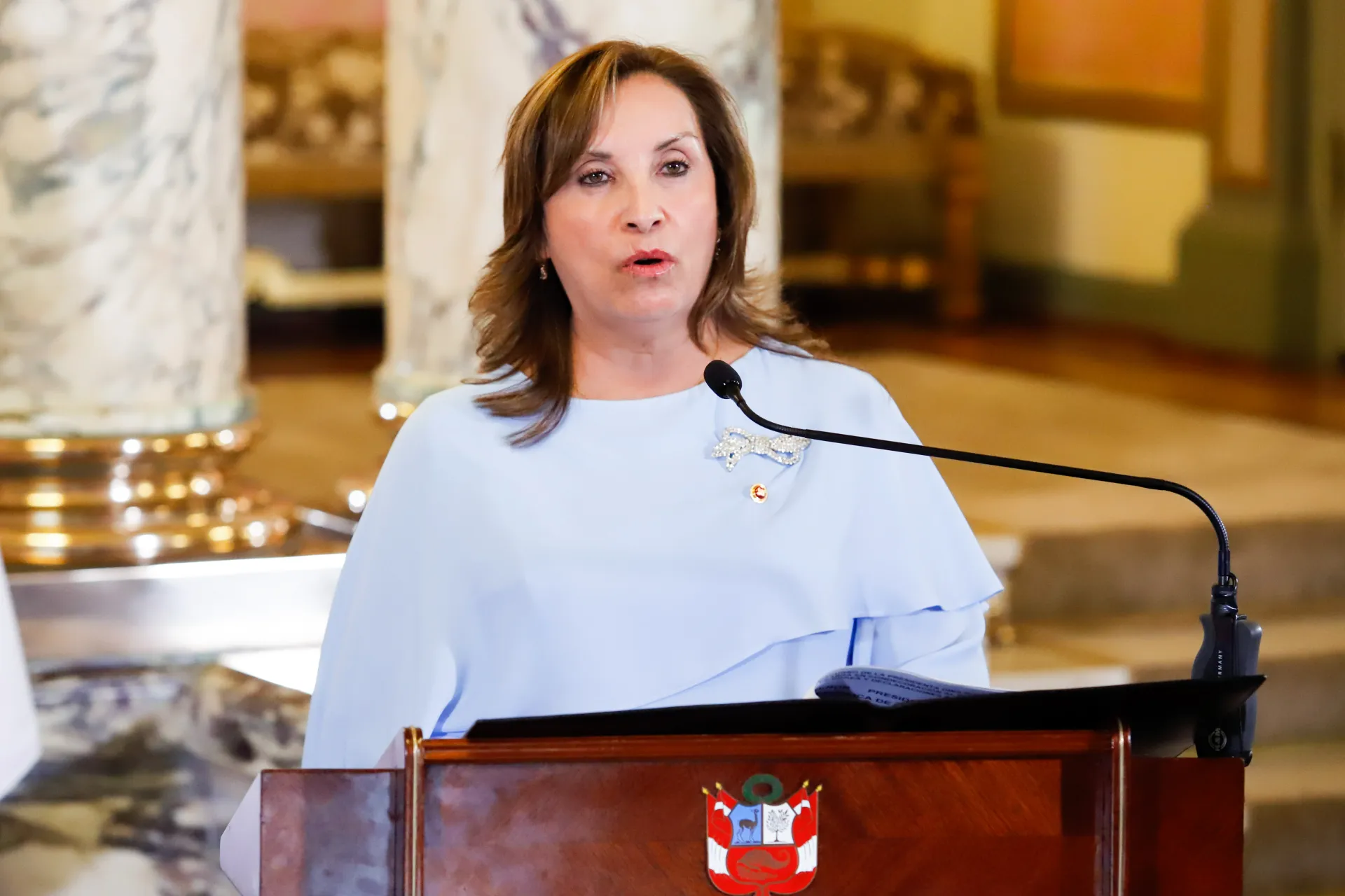 Perú abre investiga a la presidenta por el abandono de cargo al ocultar cirugía