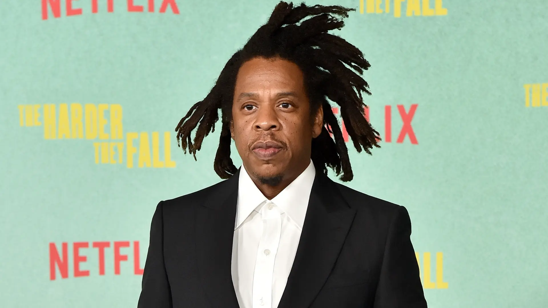 Jay-Z niega acusaciones de que violó a una mujer cuando era menor