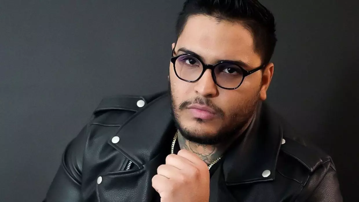 Experto en contenido recupera la presencia digital de los famosos