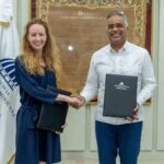 Gobierno dominicano acuerda con Agencia Francesa un programa para impulsar transición energética