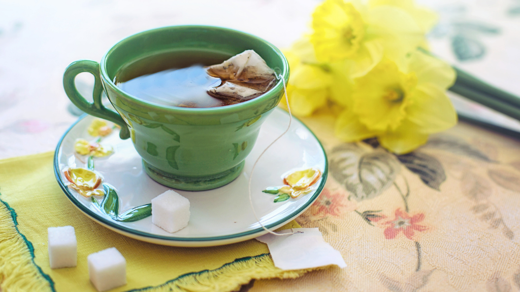 ¿Te gusta el té comercial? Sus bolsitas liberan millones de microplásticos, según científicos 