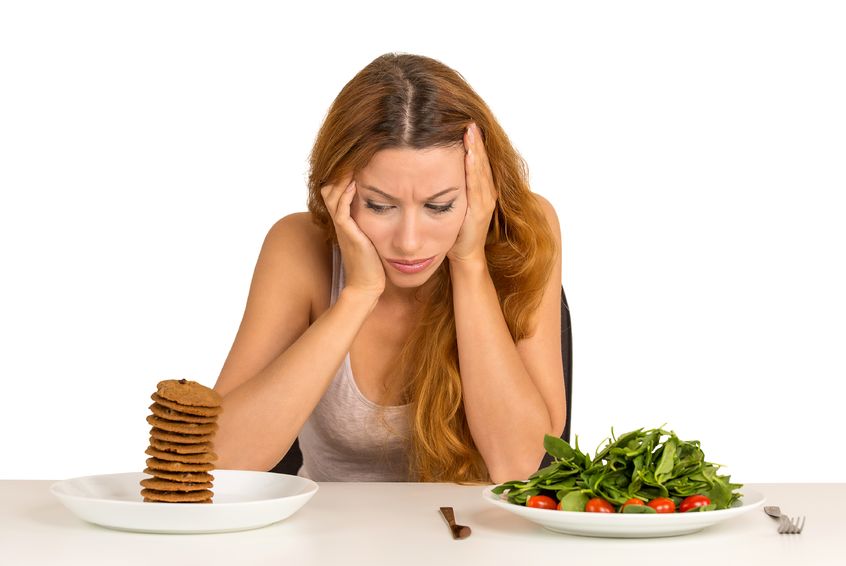¿Cuántas calorías al día debe consumir una mujer?