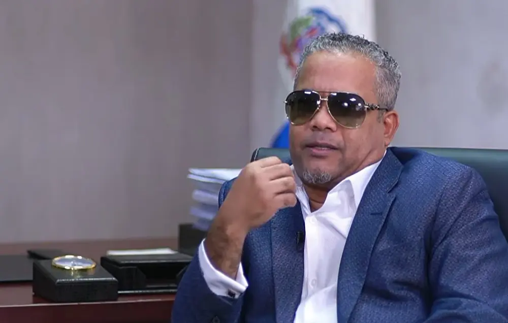 Acosta señaló que es injusto que un nombramiento pueda tardar hasta seis meses en ser aprobado. En este sentido, el senador destacó la importancia de que el gobierno actúe con mayor celeridad en la aprobación de los nombramientos.