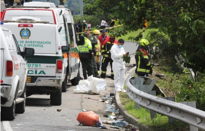 Alrededor de 12 muertos y 30 heridos en accidente de un autobús al suroeste de Colombia
