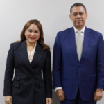 Ministra de la Mujer, Mayra Jiménez y presidente del Consejo Directivo del Instituto Dominicano de las Telecomunicaciones (Indotel), Guido Gómez Mazara