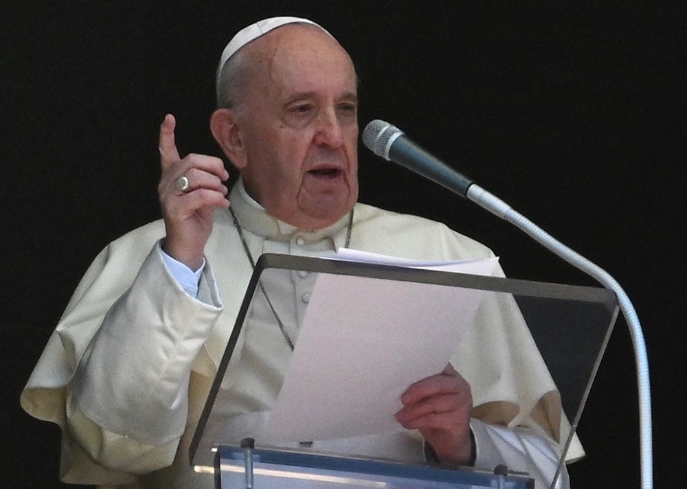 l Papa Francisco manifestó su profunda consternación por el derrumbe ocurrido en la discoteca Jet Set de Santo Domingo, que ha dejado al menos 124 muertos y más de 155 heridos. A través de un mensaje enviado al arzobispo Francisco Ozoria Acosta, el Pontífice expresó su "vivo pesar" por la tragedia y ofreció oraciones por el eterno descanso de las víctimas.