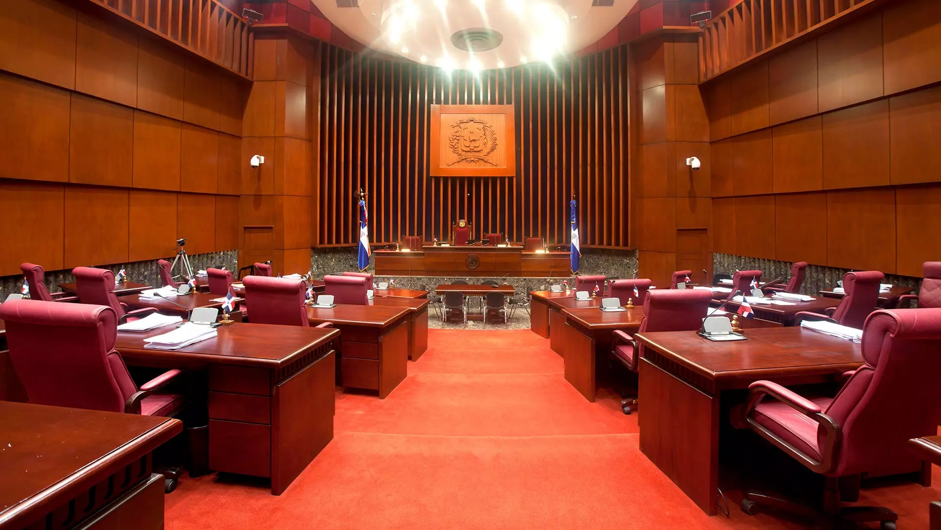 Senadores faltan a su compromiso social argumentando excusas vanas