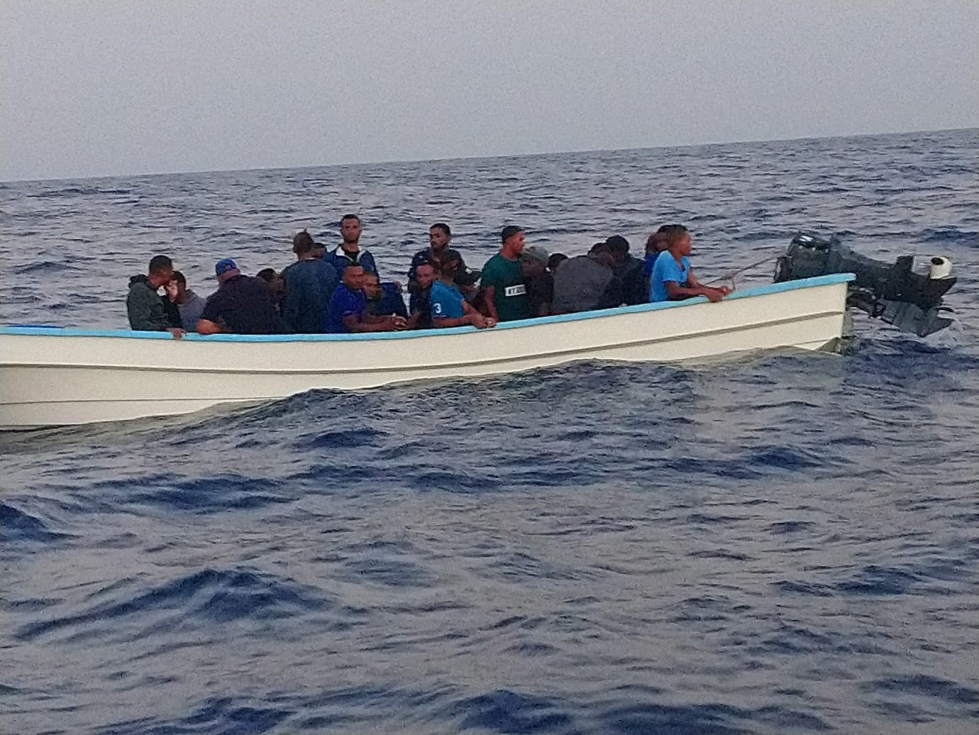 Alrededor de 20 personas son atendidas por naufragio en costas de Miches que pretendía llegar a Puerto Rico