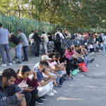 Tras las medidas de Trump, migrantes se debaten entre volver a sus países o quedarse en México