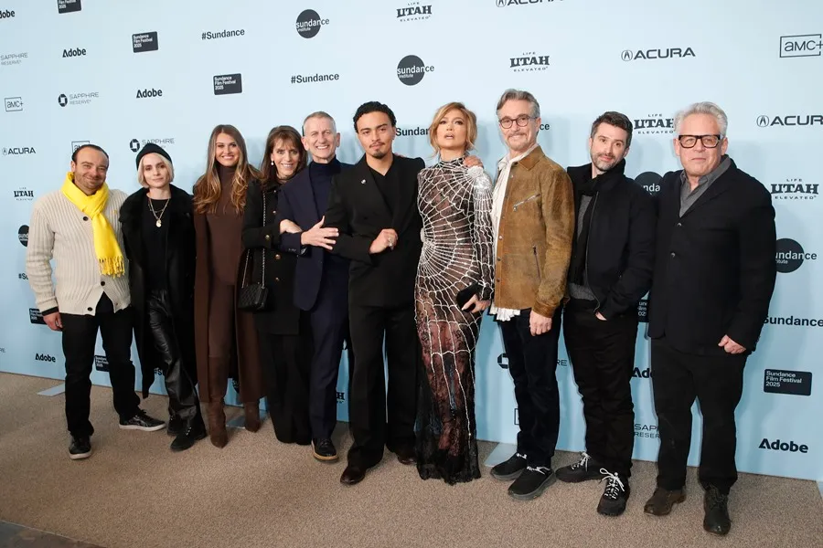 El director de cine Bill Condon convierte a JLo en una diva de Hollywood en ‘Kiss of the Spider Woman’