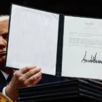 Trump deshace el legado de Biden con decretos que inauguran su mandato