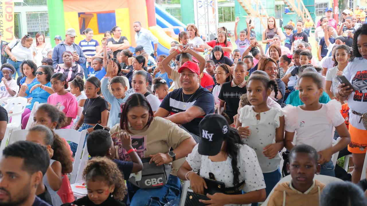 Farmacias GBC hace tradicional celebración del Día de Reyes con cientos de niños