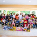 CONADIS realiza tradicional entrega de regalos por motivo del Día de los Santos Reyes en San Cristóbal