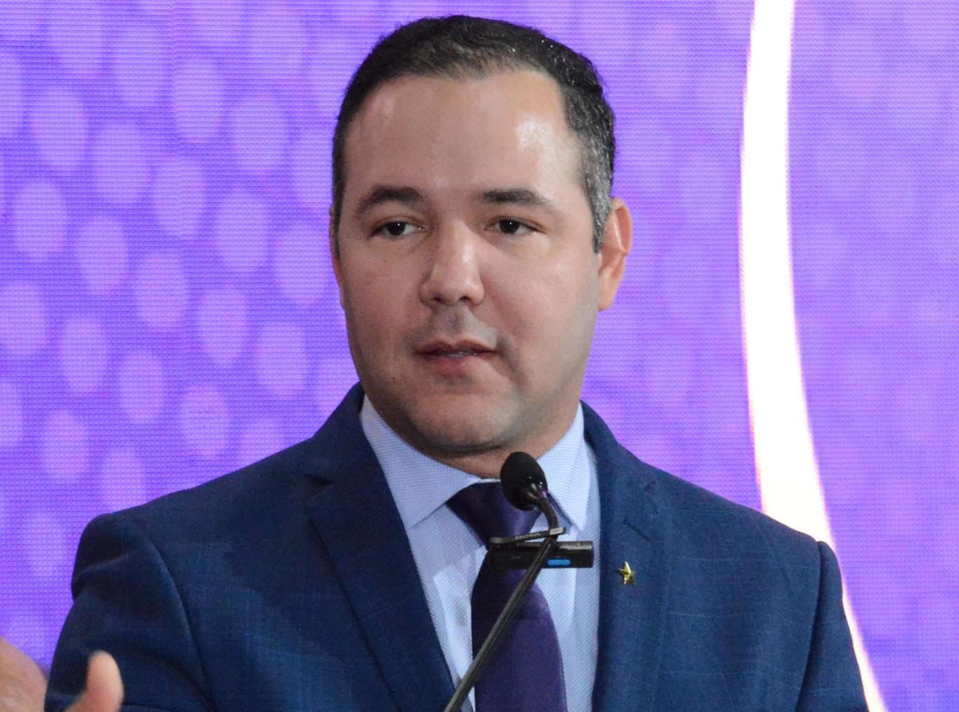 Johnny Pujols sostuvo que el PLD ve con preocupación que, a más de cuatro años del gobierno del Partido Revolucionario Moderno, la Cámara de Cuentas siga hablando de las administraciones del partido morado.