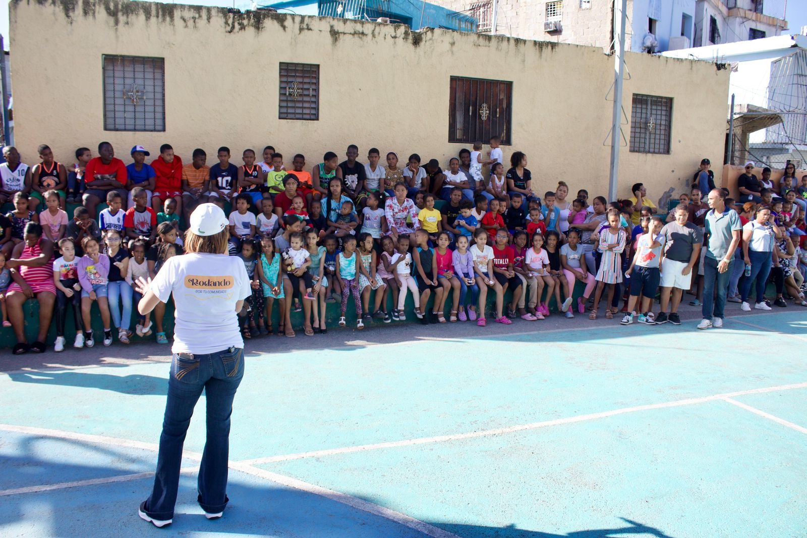 Fundación Rodando por la Comunidad arranca el año con donación de juguetes en Manganagua
