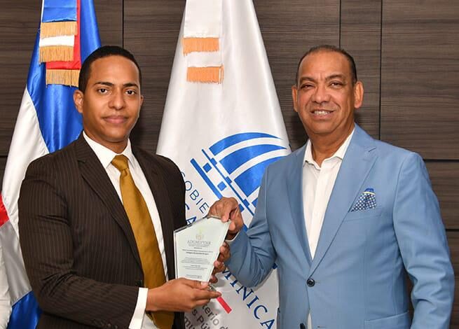 Adomipyme reconoce a ministro de Obras Públicas por aportes al sector