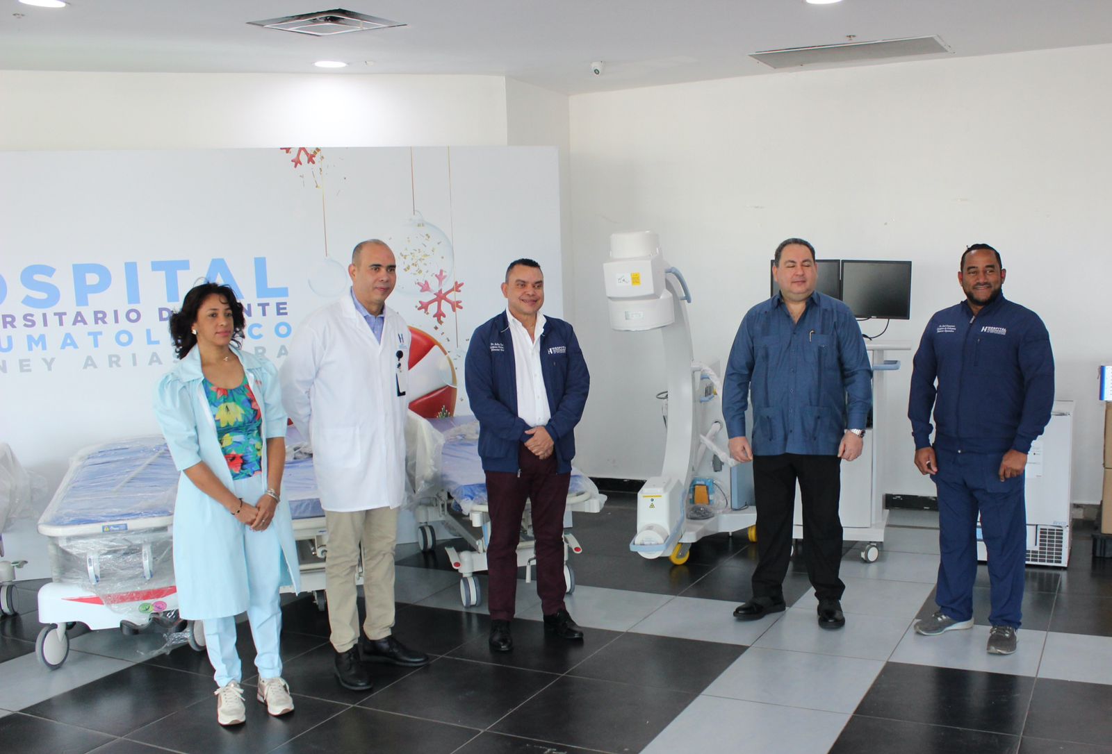 Ney Arias Lora refuerza servicios quirúrgicos con nueva torre laparoscópica