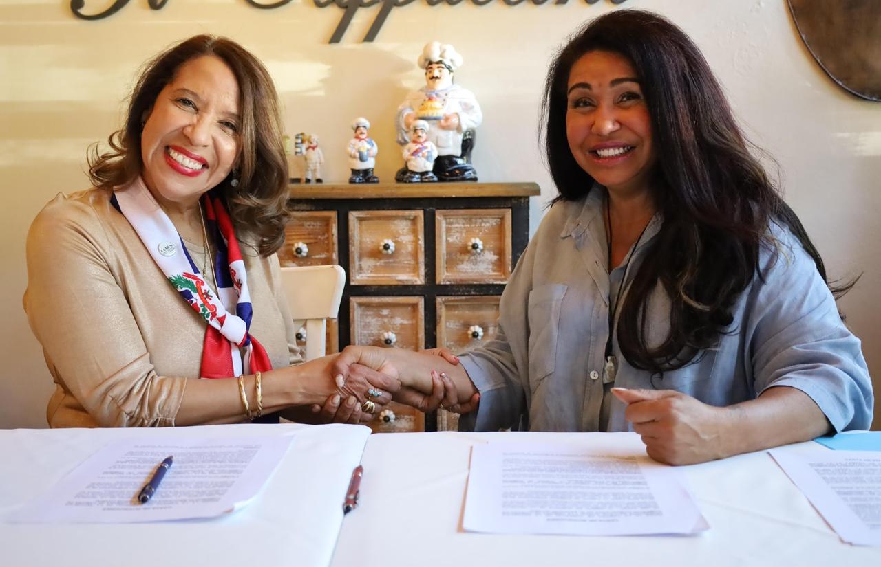 El acuerdo fue firmado entre Nancy Polanco, presidente de la CCDI, y la presidente de la CCDEX, Clara Tavarez, respectivamente