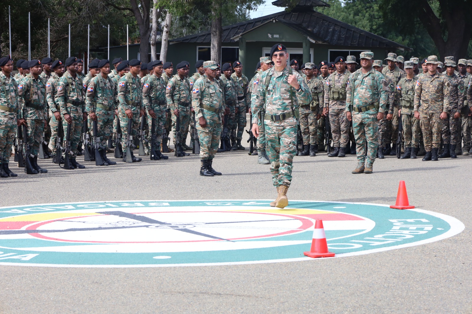 "La frontera está tranquila": comandante general del Ejército recorre zona fronteriza