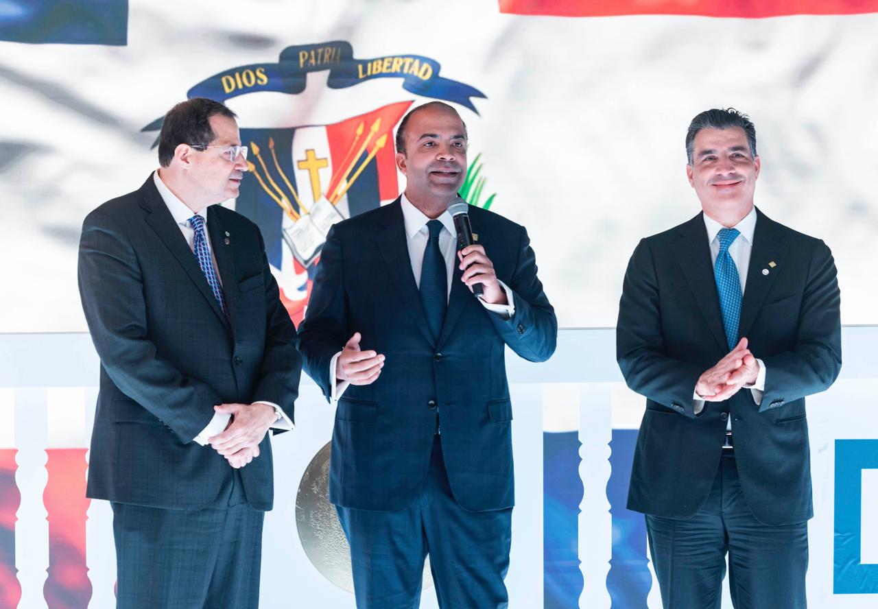 Presidente ejecutivo de Banreservas afirma RD es el mejor destino para invertir y visitar