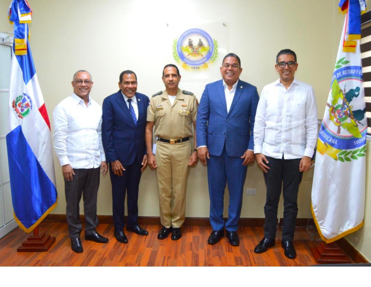 General Pablo Jiménez Sánchez, trata temas de mejorías para los pensionados militares con senadores del sur