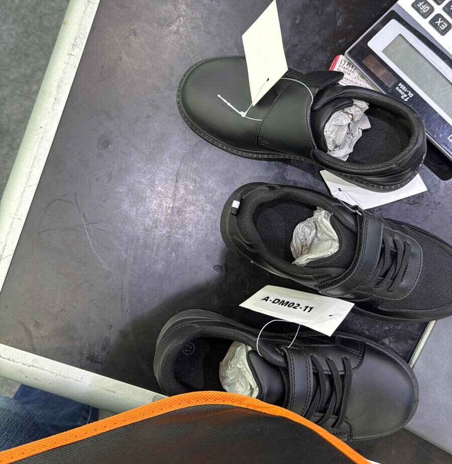 Denuncian exclusión de pequeña y medianas empresas en proceso de licitación de Inabie para la confección de zapatos escolares